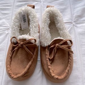 Gap kids moccasin slippers NWT 12/13